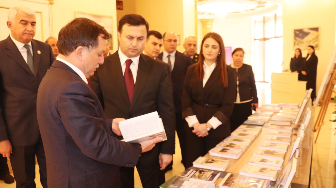 Qazaxın icra başçısı hesabat yığıncağı keçirdi - FOTOLAR